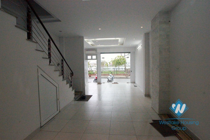 Cozy house for rent in Nghi Tam Village, Tay Ho, Hanoi